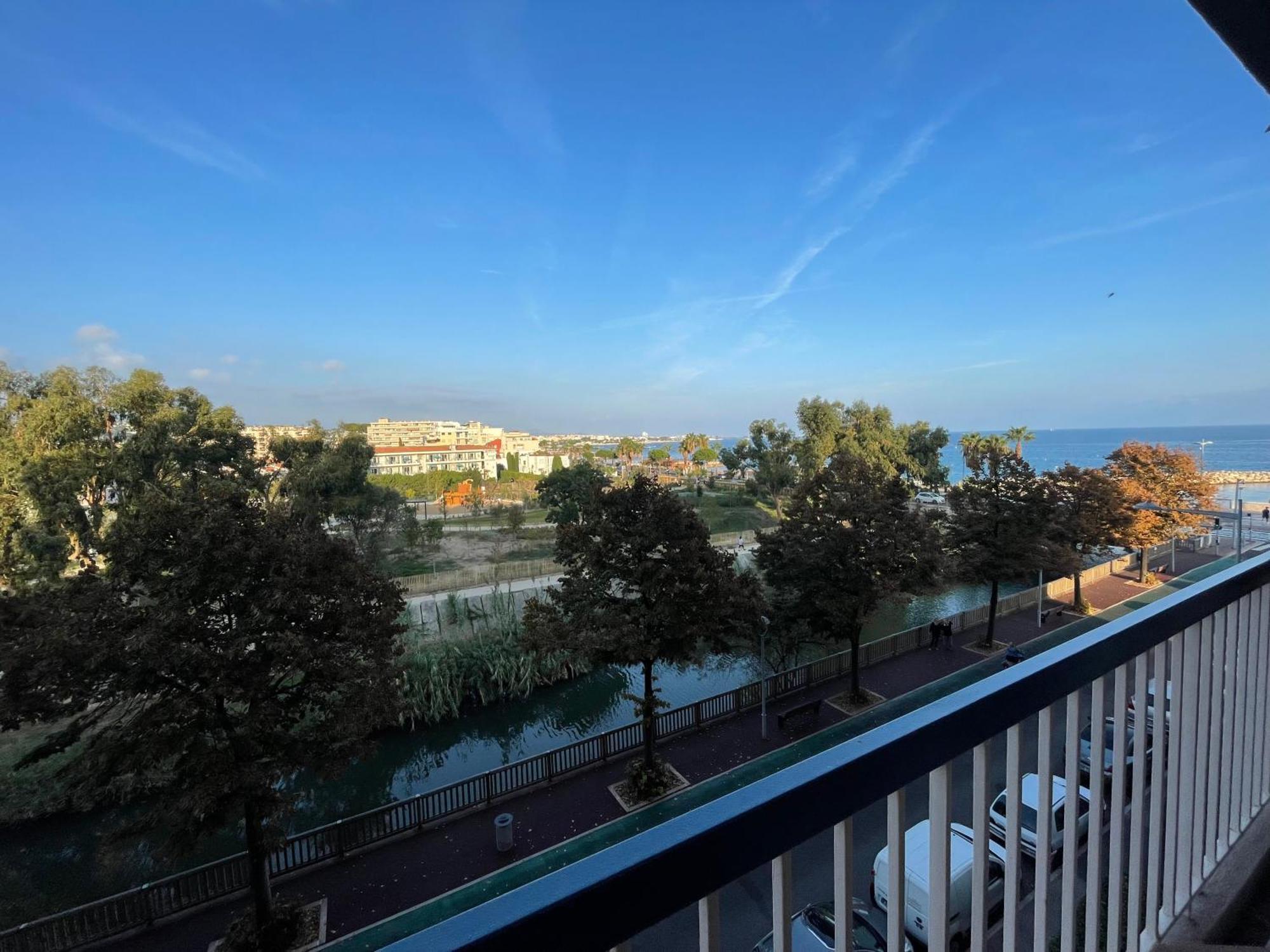 Vue Sur Mer - Magnifique Appartement Tout Confort - Terrasse Et Parking Prive Cagnes-sur-Mer Exterior photo